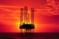 Sản lượng dầu Mỹ cao kỷ lục, giá dầu Mỹ giảm