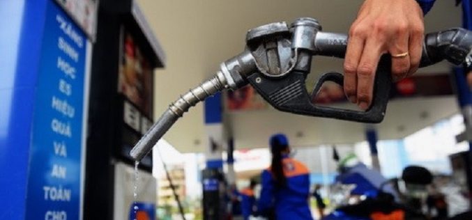 Doanh nghiệp 24h: Xăng, dầu đồng loạt giảm giá