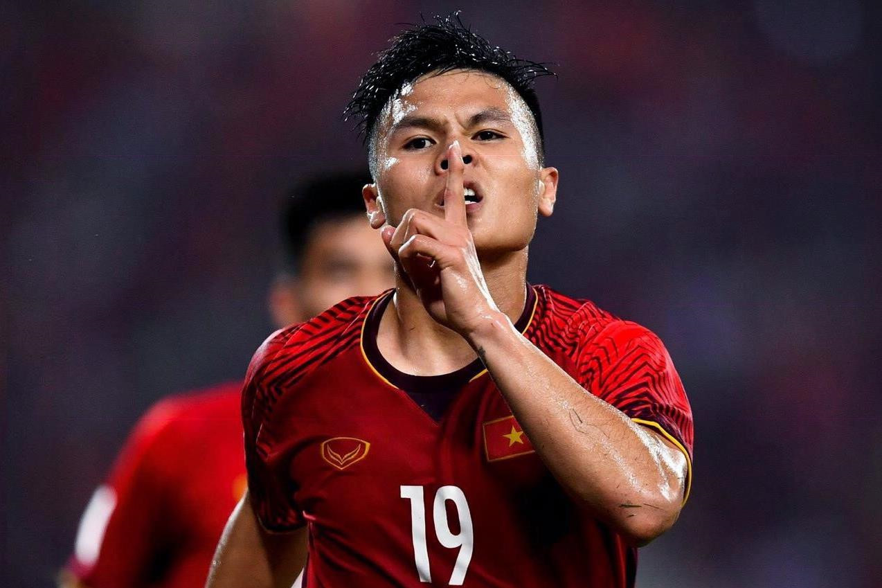 Di Thai Lan co vu tuyen Viet Nam da vong loai World Cup ton bao nhieu? hinh anh
