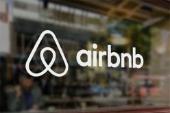 Airbnb âm thầm nộp đơn IPO, định giá giảm gần một nửa