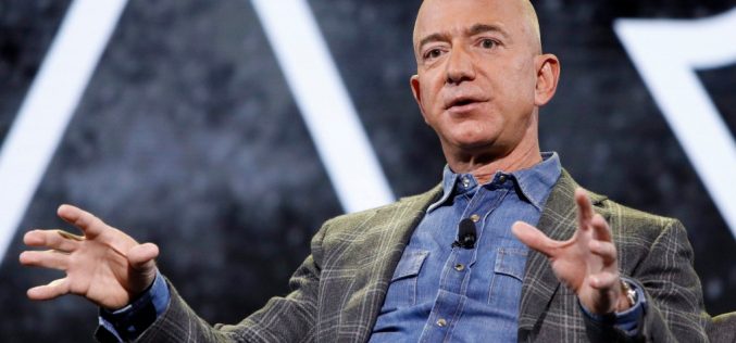 Tại sao Jeff Bezos từ chức CEO Amazon?