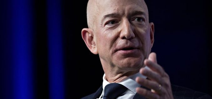 Jeff Bezos định ngày rời ghế CEO Amazon