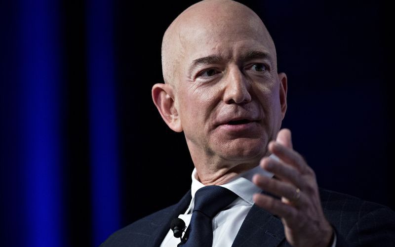 Jeff Bezos định ngày rời ghế CEO Amazon