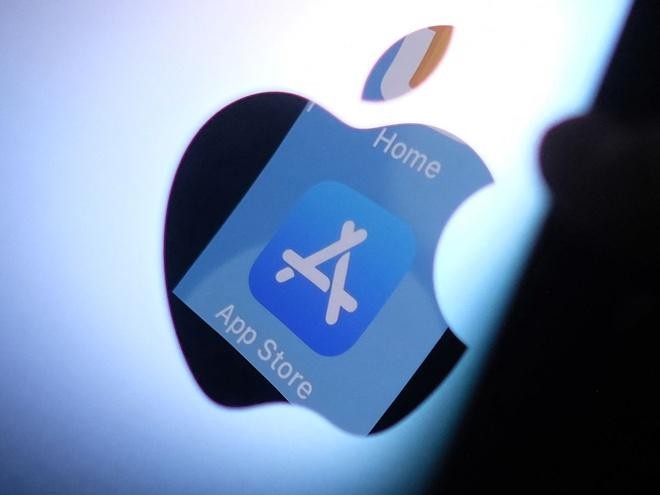 iOS 17 sẽ là phiên bản iOS đầu tiên cho phép cài ứng dụng bên ngoài. Ảnh: New York Times.