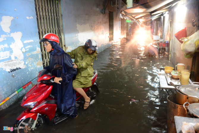 Sai Gon ngap nang sau tran mua keo dai 2 gio hinh anh 8