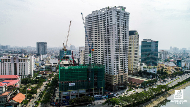 Gần cầu Khánh Hội, Novaland đang sở hữu đến 3 dự án: khu căn hộ Icon 56, khu phức hợp The Tresor và mới nhất là khu phức hợp Saigon Royal Residence.