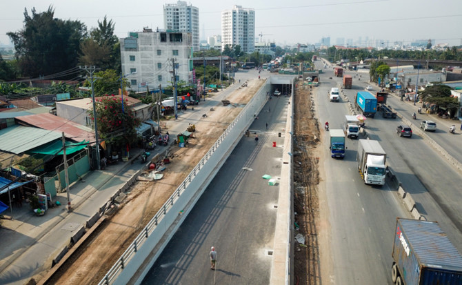 Hầm chui giải tỏa ùn tắc cửa ngõ phía Đông TP HCM thông xe