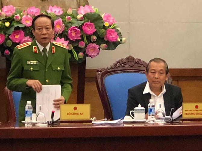 V&igrave; sao vẫn chưa bỏ được sổ hộ khẩu? - ảnh 1