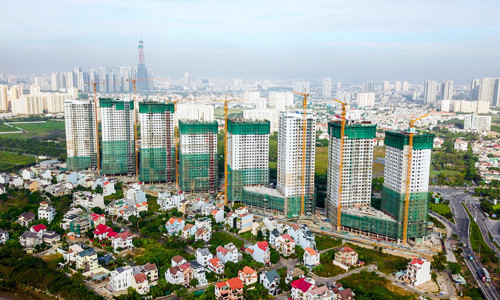 Dự án The Sun Avenue nằm dọc theo đại lộ Mai Chí Thọ đang trong quá trình thi công. Ảnh: H.T