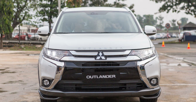 Ô tô Mitsubishi Outlander giảm 200 triệu, Isuzu giảm 114 triệu