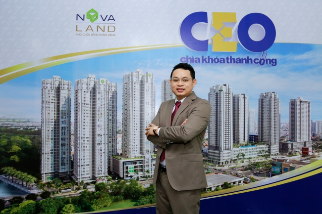 Ông Phan Hữu Lộc, Giám đốc Công ty TNHH Đào tạo Nhân lực Việt trong vai trò CEO Chiến lược công ty, nên tự xây hay thuê tư vấn?