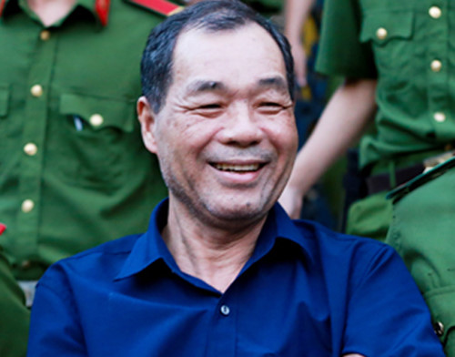 &Ocirc;ng Trầm B&ecirc; tại to&agrave;. Ảnh: Quỳnh Trần.