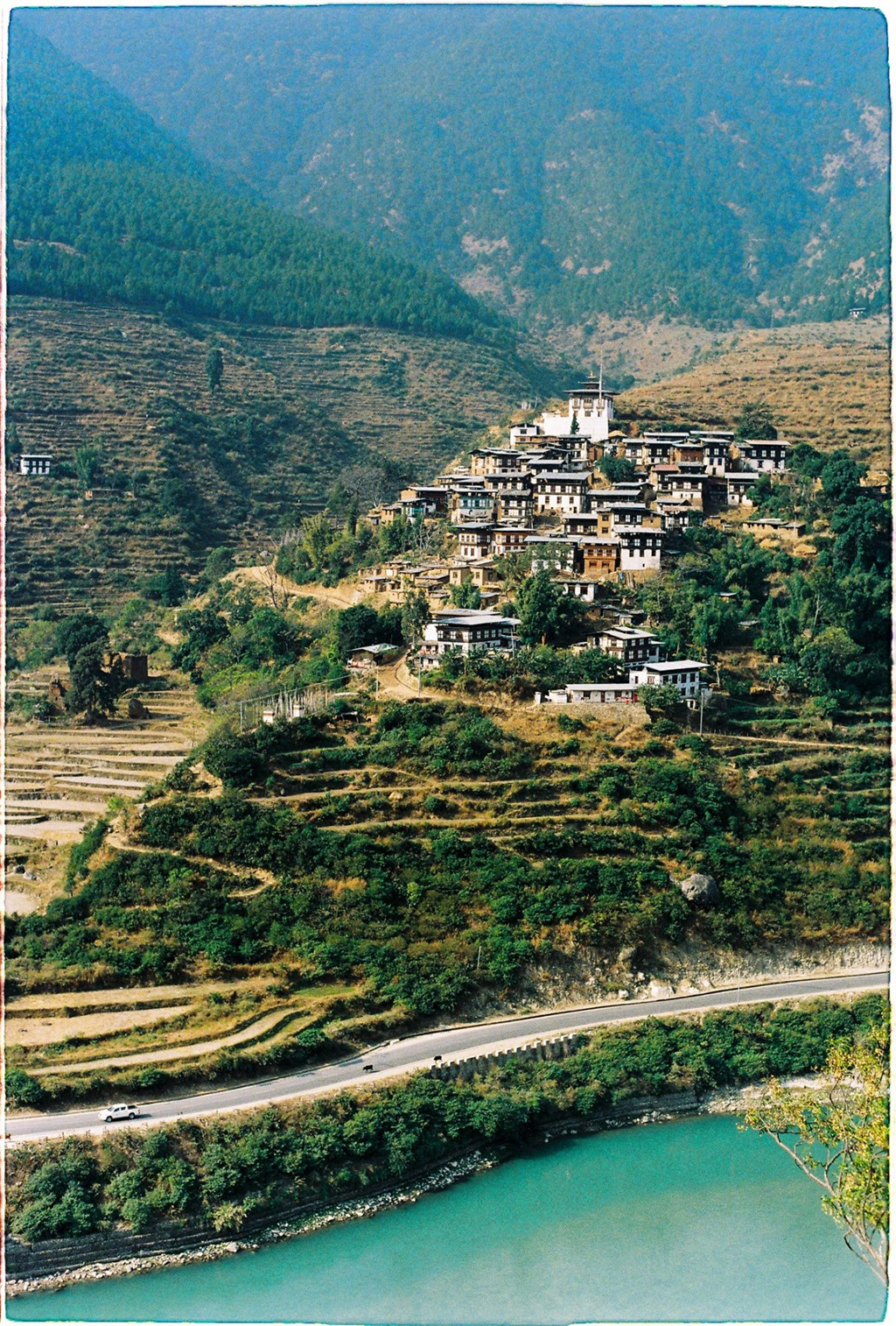 Thước phim tuyệt đẹp về Bhutan qua ống kính của thầy giáo Việt hình ảnh 6 Thuoc phim tuyet dep ve Bhutan qua ong kinh cua thay giao Viet hinh anh 6