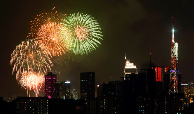 Khoảnh khắc 2018: C&aacute;c th&agrave;nh phố Việt Nam ch&agrave;o đ&oacute;n năm mới
