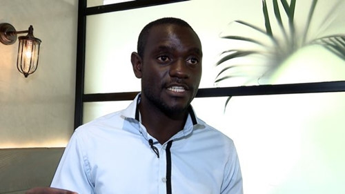 Joachim Ndhokero mất số tiền lớn khi đầu tư v&agrave;o Bitcoin. Ảnh: BBC