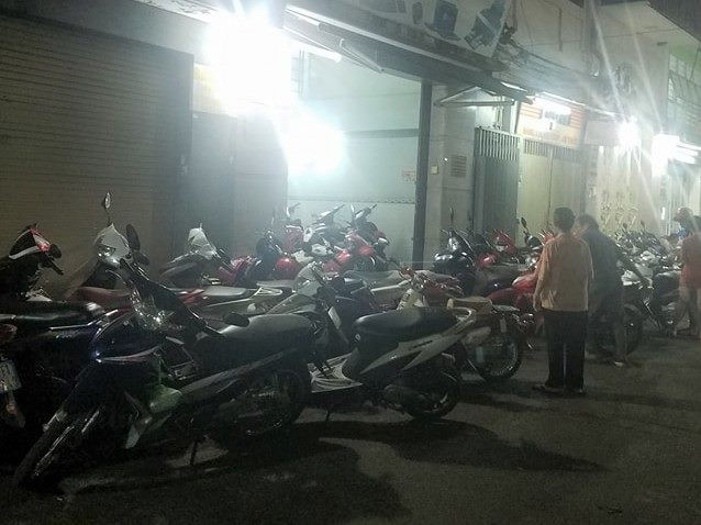 Dep bai giu xe via he, nguoi Sai Gon mo dich vu giu xe trong nha hinh anh 4