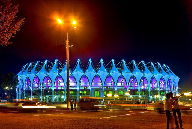 Nền kinh tế b&oacute;ng đ&aacute; kỳ lạ của Uzbekistan - Ảnh 1.
