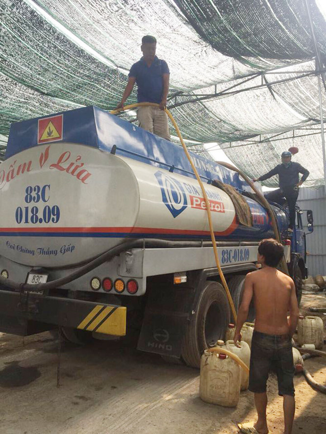 Phá đường dây “rút ruột” xăng E5 quy mô lớn1
