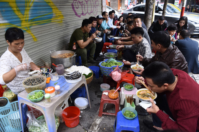 Một Hà Nội khác lạ sáng mùng 1 tết