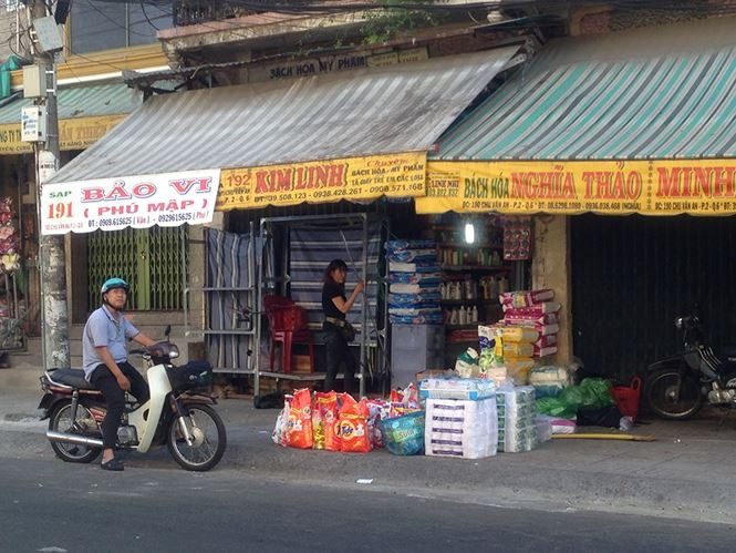 Chợ b&aacute;n tấp nập ng&agrave;y m&ugrave;ng 4, người mua vẫn &lsquo;nghỉ Tết&rsquo; - ảnh 12