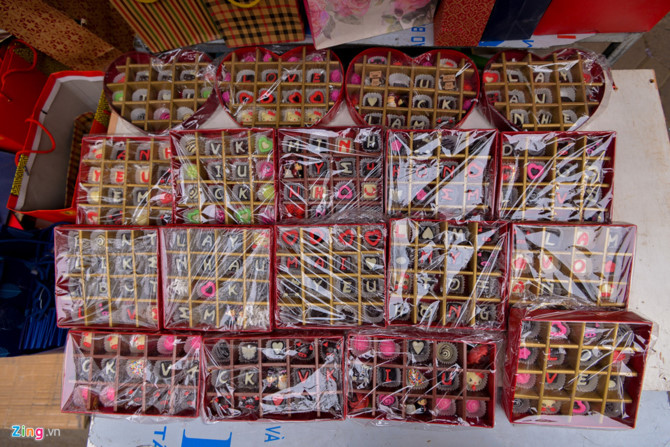 Thi truong qua tang Valentine 'lu mo' vi khong khi Tet hinh anh 3