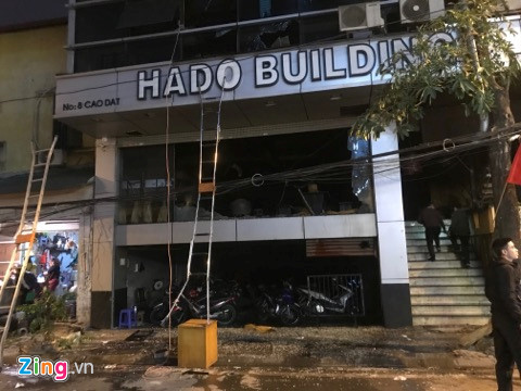 Toa nha 10 tang boc chay, nhieu nguoi lieu minh nhay lau thoat than hinh anh 2