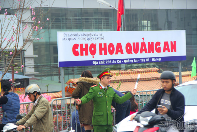 {title} ùn tắc,ùn tắc giao thông,tắc đường,Hà Nội,Tết Nguyên đán,Tết Mậu Tuất,chợ hoa