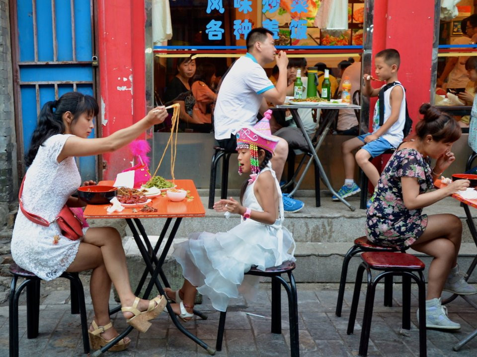Di du lich nuoc ngoai, dua tien tip sao cho dung? hinh anh 7