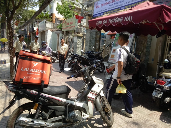 Dat mon truc tuyen: Nhung vi khach moi