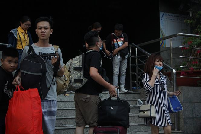 Người d&acirc;n chung cư Carina Plaza b&aacute;o mất t&agrave;i sản sau vụ ch&aacute;y - ảnh 3