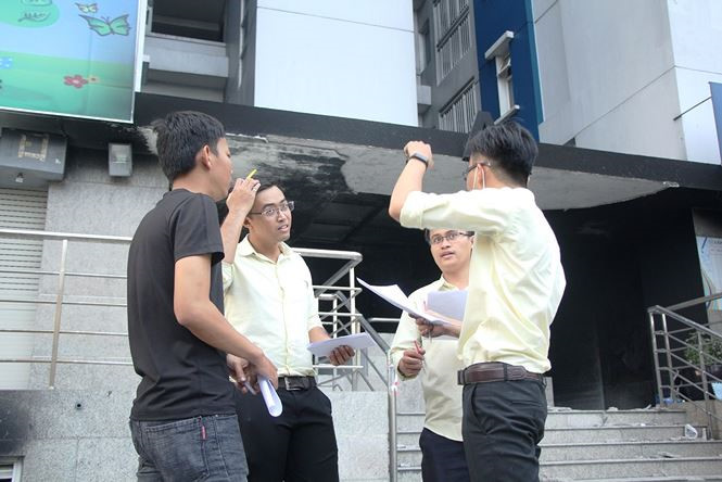Người d&acirc;n chung cư Carina Plaza b&aacute;o mất t&agrave;i sản sau vụ ch&aacute;y - ảnh 4