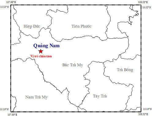 Gan 30 ngoi nha nut ne sau tran dong dat o Quang Nam hinh anh 1