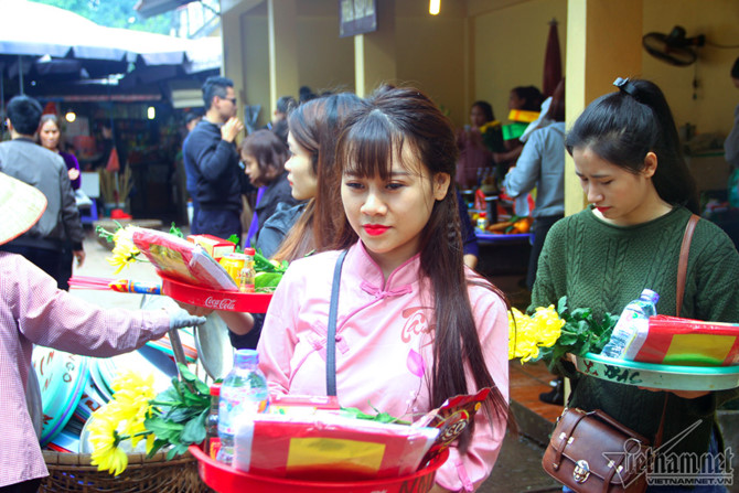 rằm tháng giêng,phủ Tây Hồ,đốt vàng mã,tiền lẻ,Hà Nội