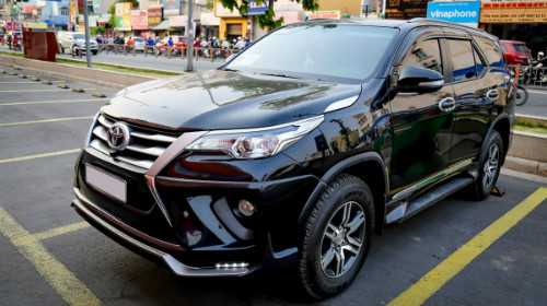 Thời buổi xe nhập khẩu khan hiếm, xe đã qua sử dụng cũng có giá hơn. Ảnh: Đức Quang.