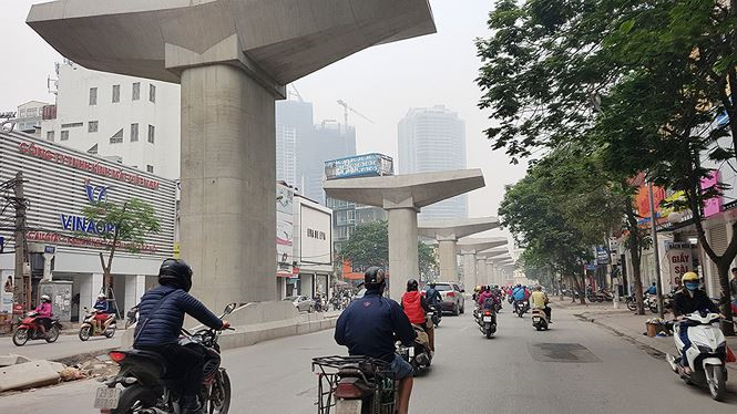 Cận cảnh tuyến đường sắt đ&ocirc; thị số 3 đội gi&aacute;, triển khai &igrave; ạch - ảnh 4