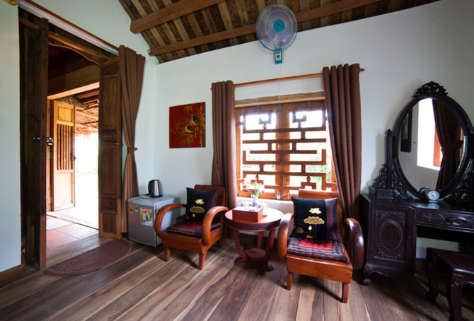 Gia chủ mang nh&agrave; cổ ngo&agrave;i Bắc v&agrave;o lắp ở Hội An