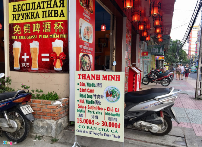 Chu cua hang co lach luat de bien Nha Trang nhu 'pho Tau, nuoc Nga' hinh anh 3