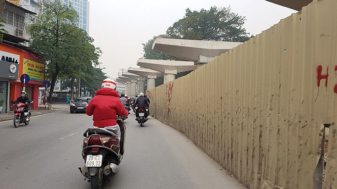 Cận cảnh tuyến đường sắt đ&ocirc; thị số 3 đội gi&aacute;, triển khai &igrave; ạch - ảnh 11