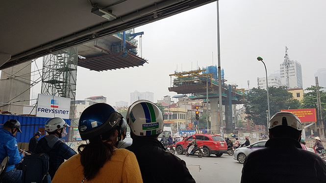 Cận cảnh tuyến đường sắt đ&ocirc; thị số 3 đội gi&aacute;, triển khai &igrave; ạch - ảnh 16