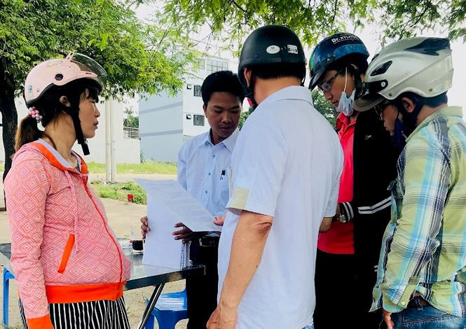 Giữa cơn 'sốt' đất, ngân hàng siết vốn vay - ảnh 3