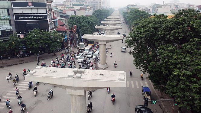 Cận cảnh tuyến đường sắt đ&ocirc; thị số 3 đội gi&aacute;, triển khai &igrave; ạch - ảnh 3