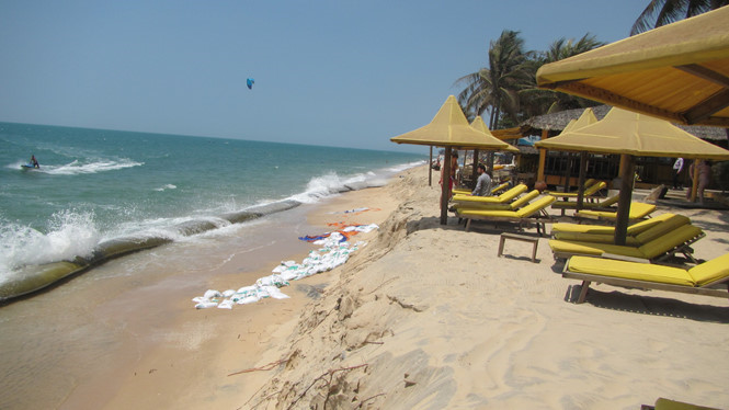 Thi&ecirc;n đường Mũi N&eacute; dần biến mất: Sạt lở nghi&ecirc;m trọng v&igrave; resort tự &yacute; l&agrave;m k&egrave; - ảnh 4