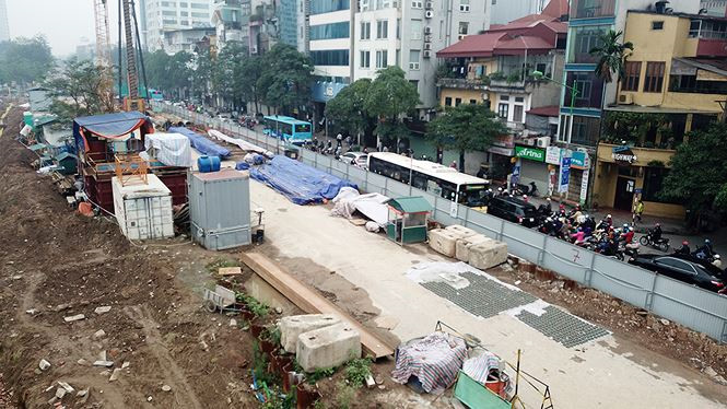 Cận cảnh tuyến đường sắt đ&ocirc; thị số 3 đội gi&aacute;, triển khai &igrave; ạch - ảnh 14