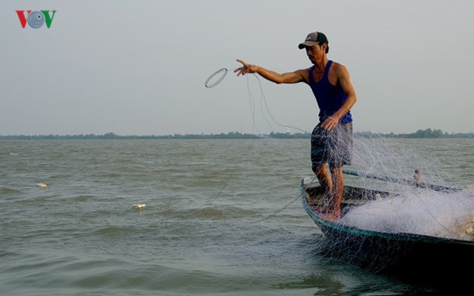 kiem hang chuc trieu nho san ca bong lau song hau hinh 6