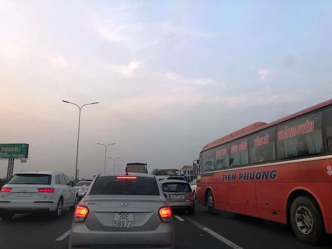 Bức x&uacute;c v&igrave; cao tốc Ph&aacute;p V&acirc;n - Cầu Giẽ 'cứ cuối tuần l&agrave; tắc' - ảnh 3