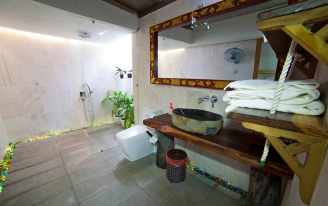 Gia chủ mang nh&agrave; cổ ngo&agrave;i Bắc v&agrave;o lắp ở Hội An