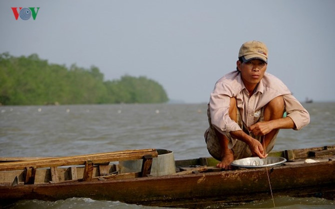 kiem hang chuc trieu nho san ca bong lau song hau hinh 3