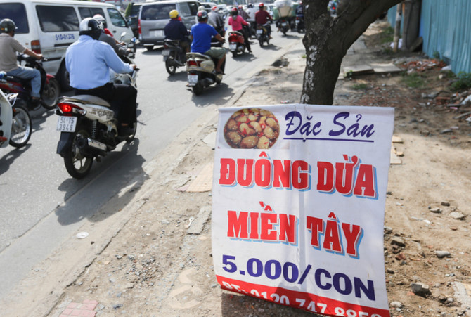 Đặc sản miền Tây trên vỉa hè Sài Gòn