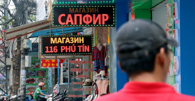 &ldquo;Đến Nha Trang m&agrave; ngỡ như đang ở phố T&agrave;u, nước Nga&rdquo;