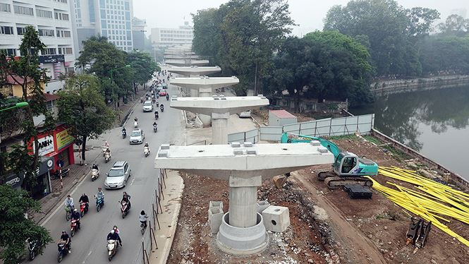 Cận cảnh tuyến đường sắt đ&ocirc; thị số 3 đội gi&aacute;, triển khai &igrave; ạch - ảnh 13